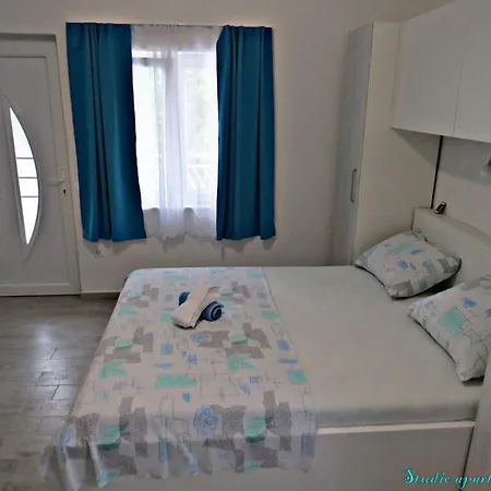 Apartman With A Parking Space Podstrana, Split - 15377 Podstrana