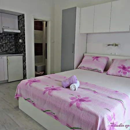 With A Parking Space Podstrana, Split - 15377 Apartman *
